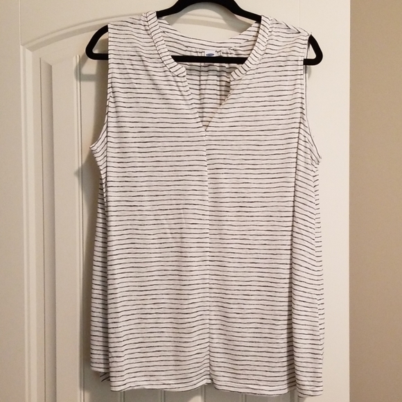 Old Navy Tops - Old Navy sleeveless knit top